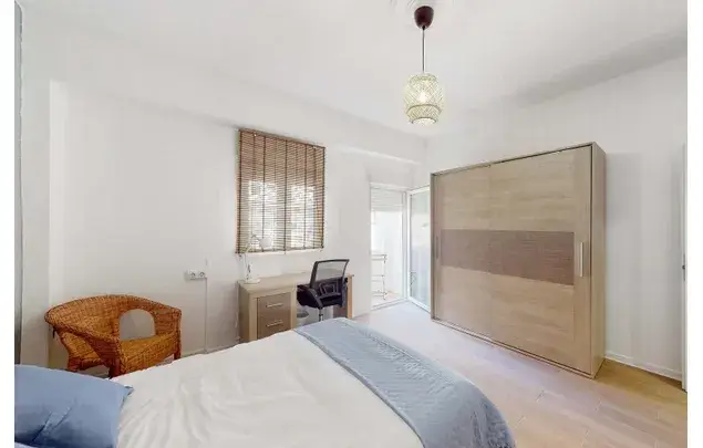 Habitaci
ón 110m
² Castelló de la Plana Estancia Media Larga
