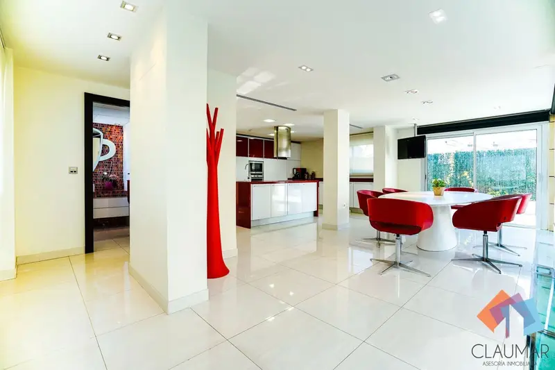 Chalet de Lujo en Gandia 363m2 con Piscina y Gimnasio