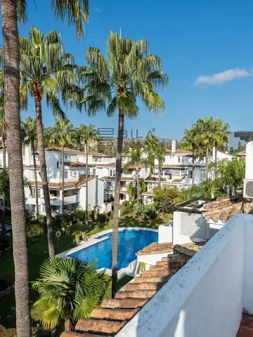Apartamento en Marbella con Terraza y Azotea