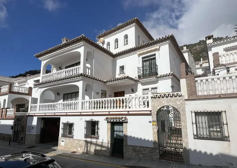 Villa en Mijas Pueblo Alquiler a Largo Plazo 5 Dormitorios 5 Baños