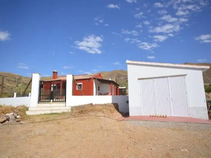 Villa Rústica 3 Dormitorios en Venta