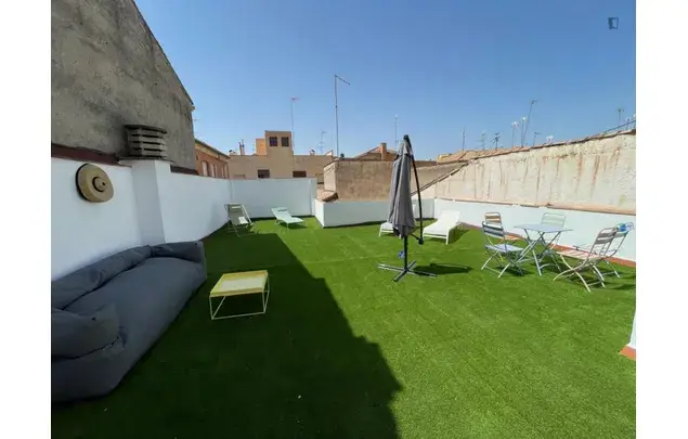 Apartamento 5 Dormitorios Granada Alquiler 3-24 Meses