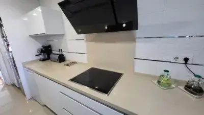 Piso en Venta con Vistas al Puerto - Reformado y Amueblado