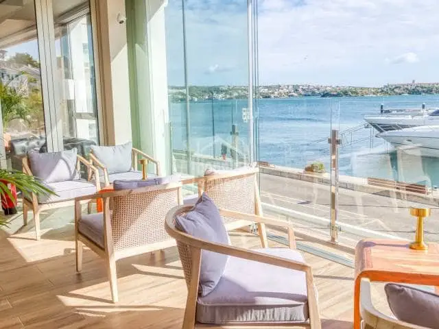 Apartamento y Negocio en Primera Linea de Mar Mahon Menorca