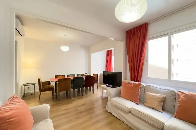 Apartamento 4 Dormitorios 1 Baño Barcelona