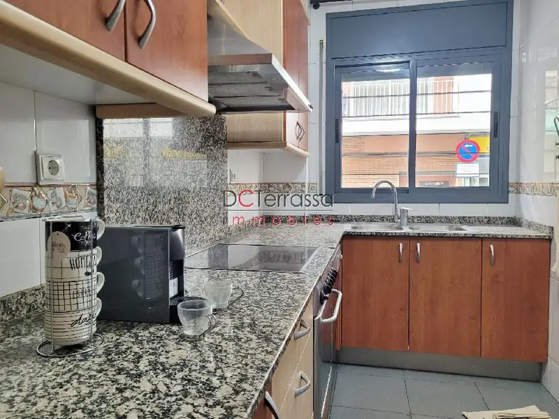 Venta Piso con calefacción en Escoles, Terrassa - Ref: 193-01081RC