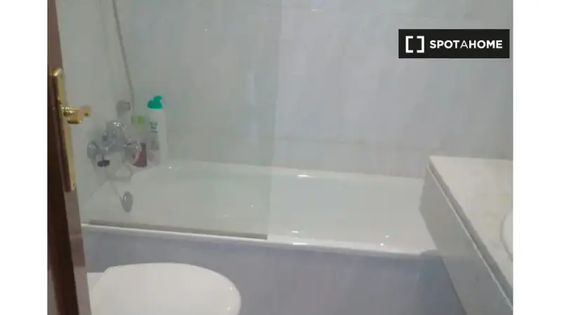Habitacion en piso compartido Pamplona