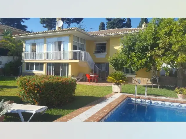 Casa Villa 6 Dormitorios El Coto Mijas