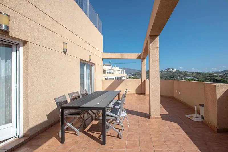 Atico en Calpe con Vistas al Mar y Piscina Privada