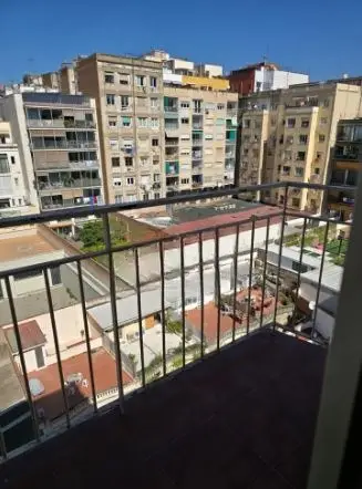Piso para Reformar Sagrada Familia 4 Dormitorios 94m2