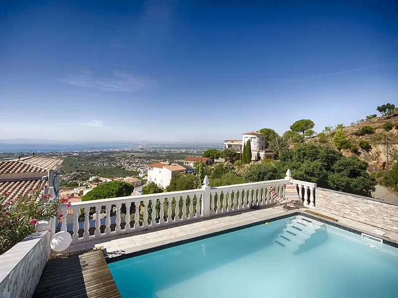 Chalet en Roses con Vistas Impresionantes