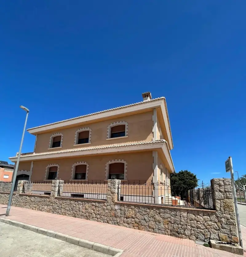 Chalet en Piles con Piscina Privada Cerca de la Playa