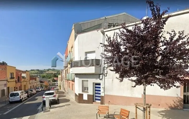 Casa adosada 135m2 en Terrassa cerca de tren y servicios