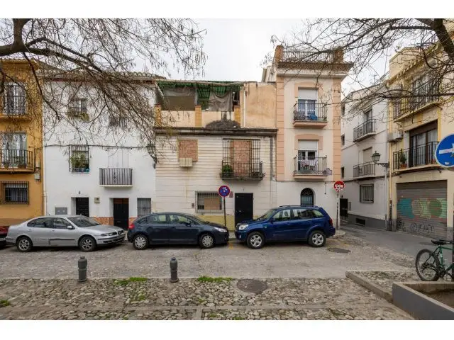Vivienda amplia en San Ildefonso: 7 dormitorios y 3 baños