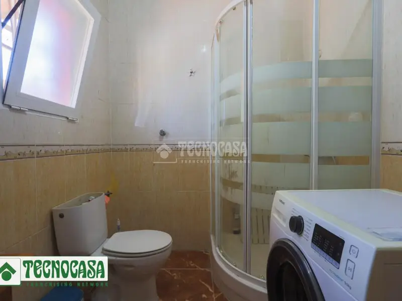 Chalet en Adra Primera Linea de Mar 6 Dormitorios 4 Banos