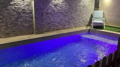 Casa en Venta Cúllar Vega: Espectacular Casa Pareada con Piscina