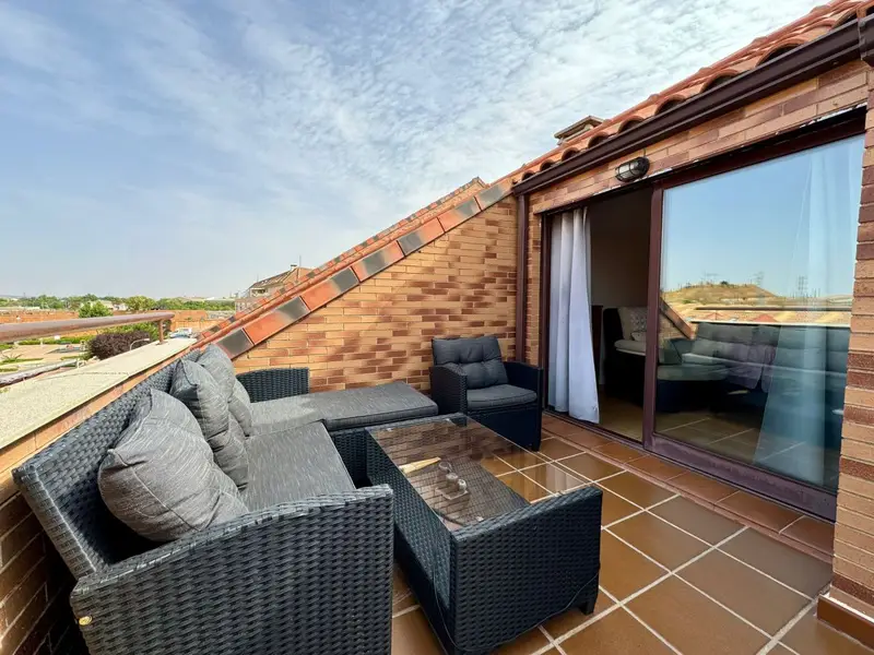 Venta Ático Duplex con Trastero y Piscina en Valdepeñas