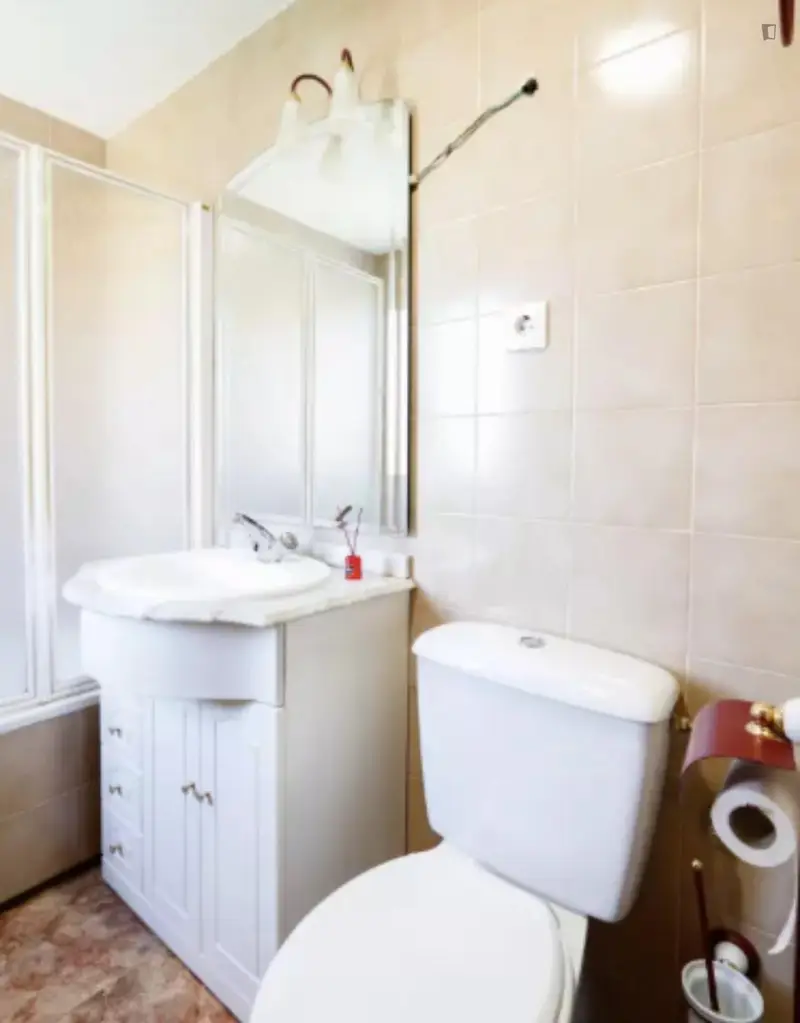 Habitacion Doble con Baño Privado en Alcalá de Henares