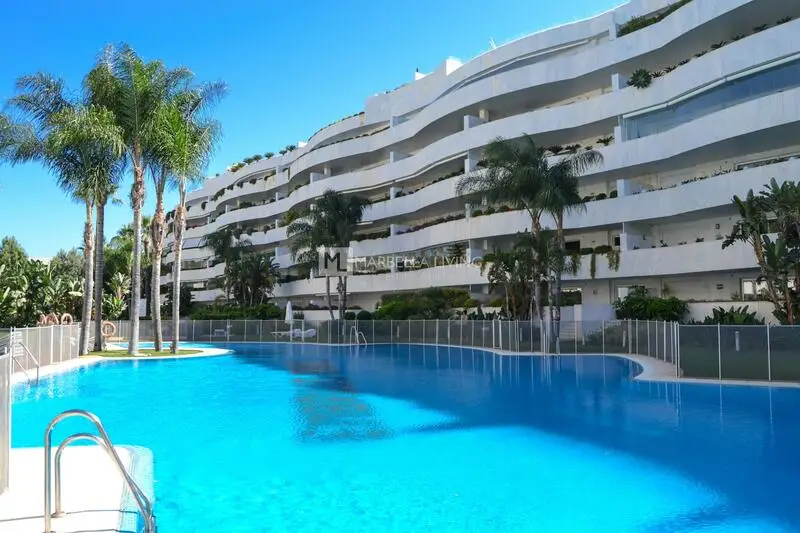 Apartamento 3 Dormitorios Alquiler Largo Plazo Puerto Banús Málaga