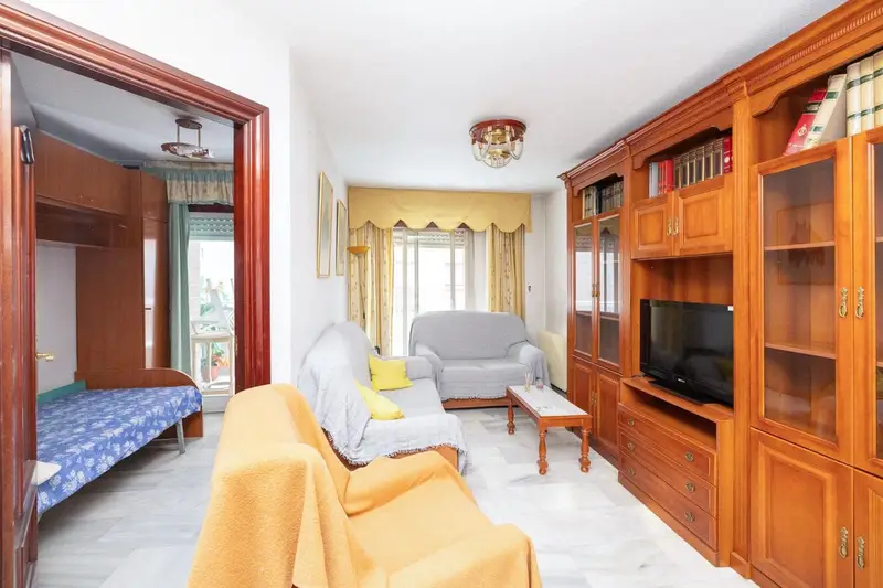 Piso en venta Granada ciudad cerca Hipercor 4 dormitorios 2 baños garaje trastero