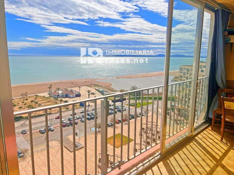 Apartamento con Vistas al Mar en Empuriabrava