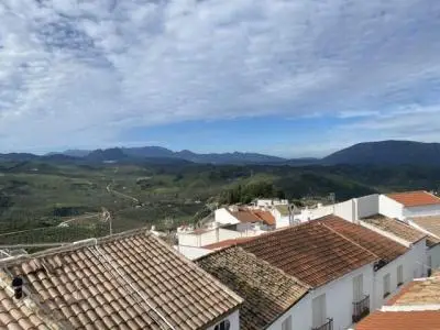 Casa Rústica con Piscina Climatizada en Olvera
