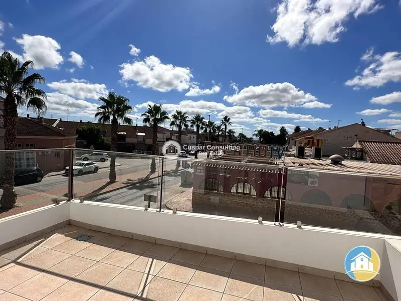Chalet en Los Alcázares con Piscina y Jardin Privado