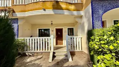 Casa Adosada en Alquiler Costa Blanca Sur: Moderna y Tranquila