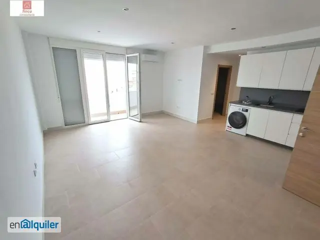 Alquiler Piso Montijo Centro: Apartamento Reformado con Terraza y Aire Acondicionado