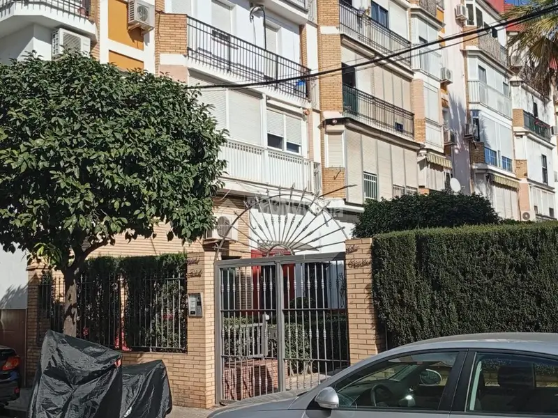 Local Comercial en Venta Cerro Amate Sevilla