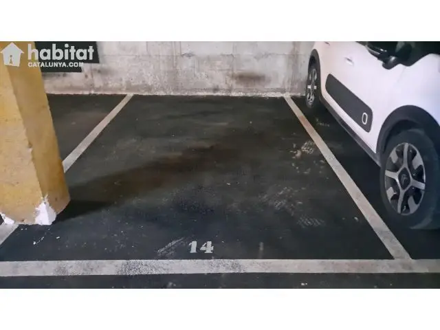 Plaza Parking Martorell Centro 2 Minutos