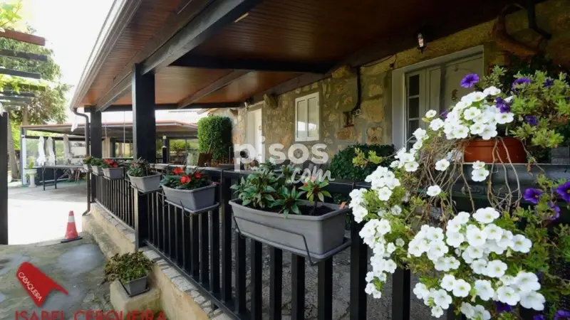 Casa con Tapería y Finca en Tomiño