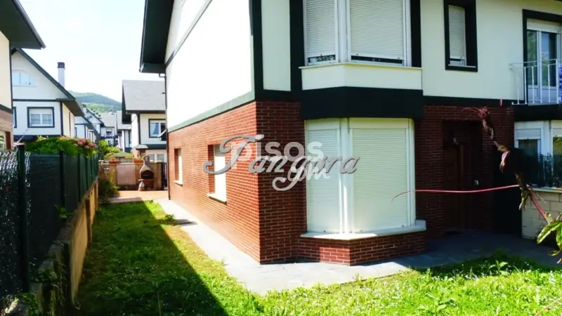 Chalet Adosado en Las Carreras Con Jardin y Barbacoa