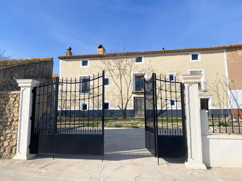 Cortijo con Encanto en Venta Micena 3 4 Dormitorios