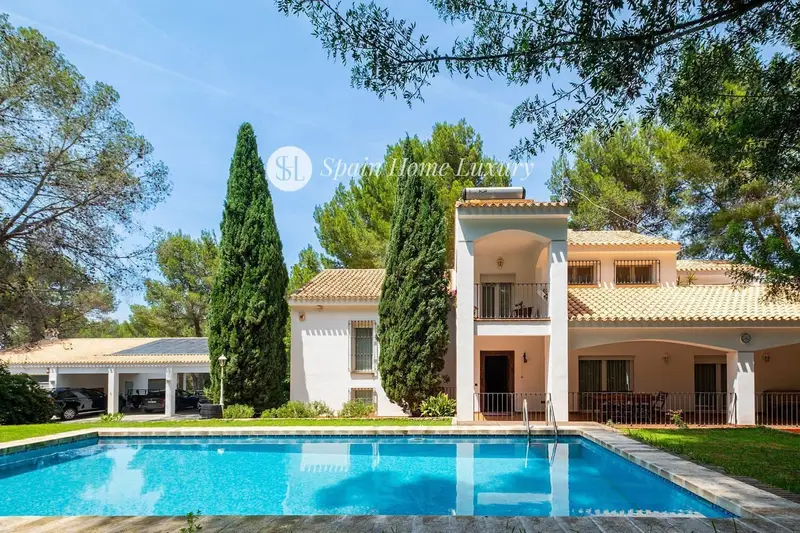Chalet en Venta Alberic Valencia 5 Dormitorios Piscina Privada