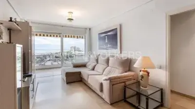 Apartamento en Avinguda Mar con vistas al mar y piscina