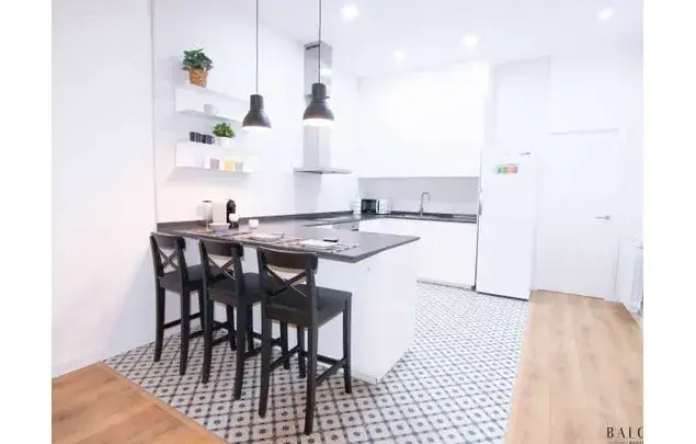 Apartamento 6 Dormitorios 140m2 Barcelona Cerca Las Ramblas