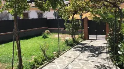Chalet en Venta en Centro de La Zubia