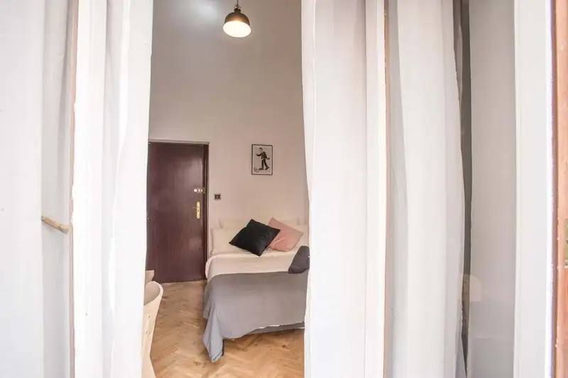Habitacion Amueblada Madrid 9m2 Wifi Armario Piso Compartido