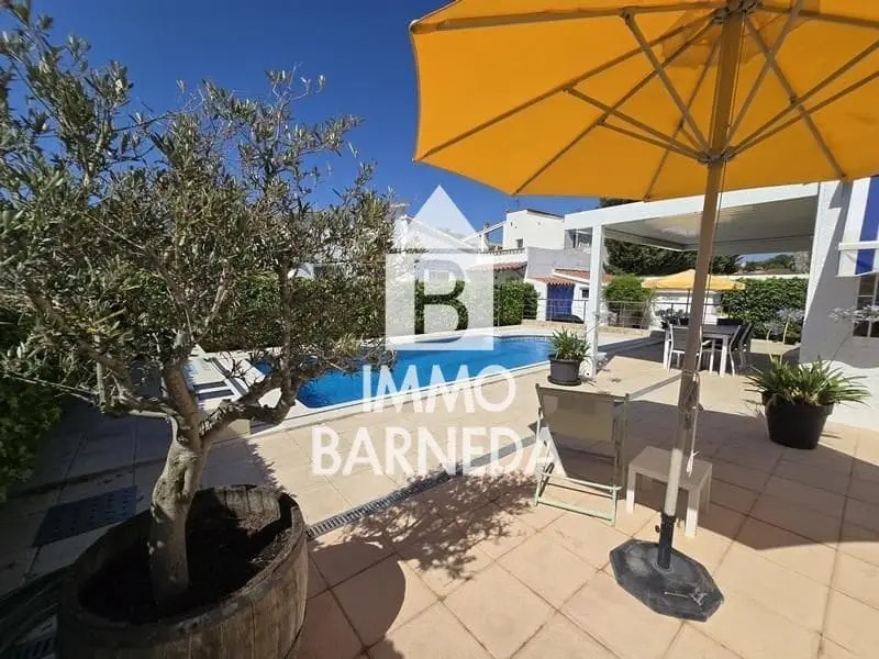 Chalet en Empuriabrava con Piscina y Jardin - Ideal Familias