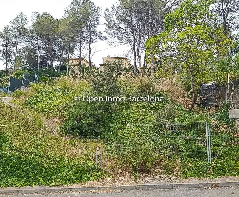 Solar en Olivella zona Les Colines 800m2