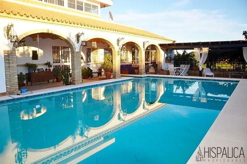 Casa en Aznalcazar con Piscina Privada y Apartamento