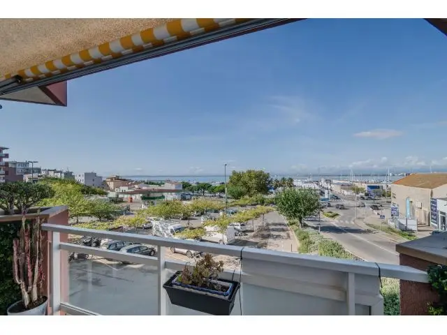 Apartamento con Vistas al Puerto Pesquero 2 Dormitorios Reformado