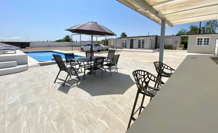 Villa 3 Dormitorios en Venta Gea y Truyols