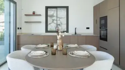 Villa de Lujo en Estepona, Cerca de la Playa