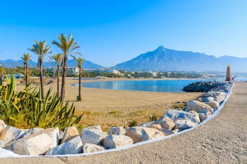 Apartamento en Alquiler Benahavis 2 Dormitorios 2 Baños Terraza Privada