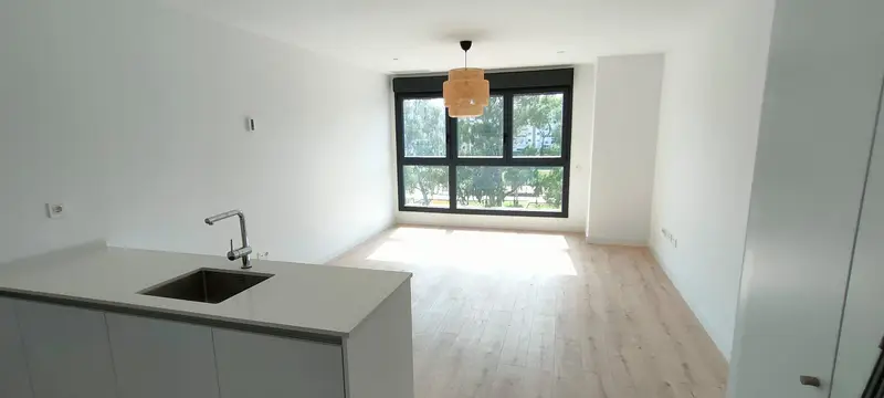 Apartamento en Alquiler Martiricos: Moderno Piso con Piscina y Gimnasio