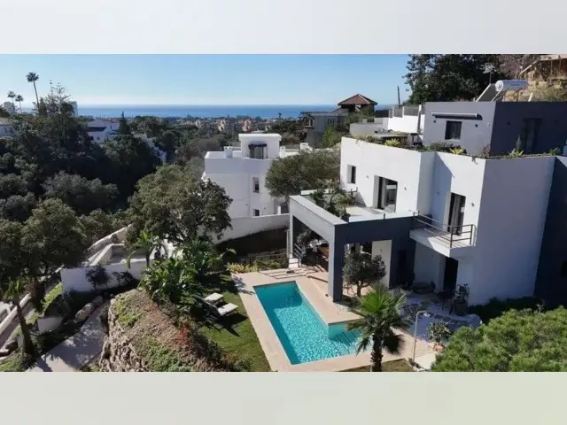 Villa de Lujo en Elviria 4 Dormitorios Vistas al Mar