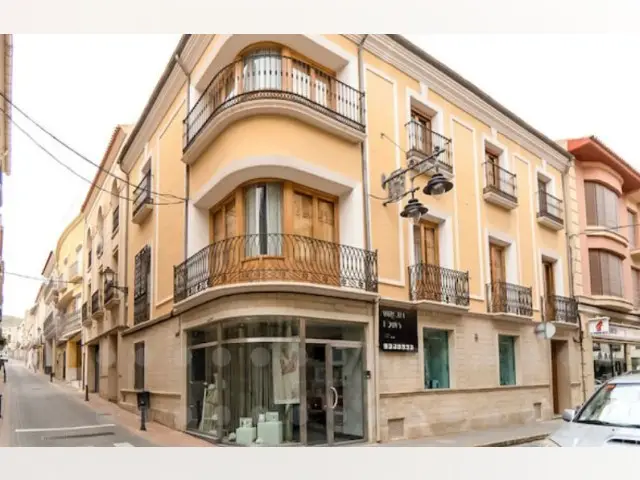 Casa-Villa de 4 Dormitorios en venta Jumilla, España