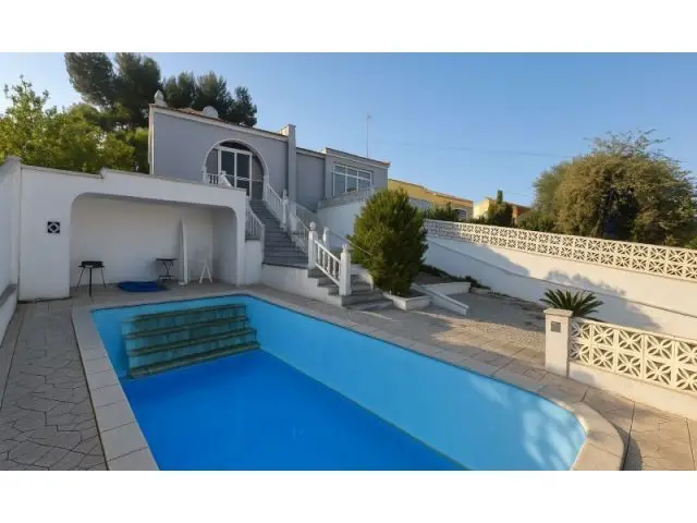 Chalet Reformado en Torrevieja Cerca de Playa y Golf